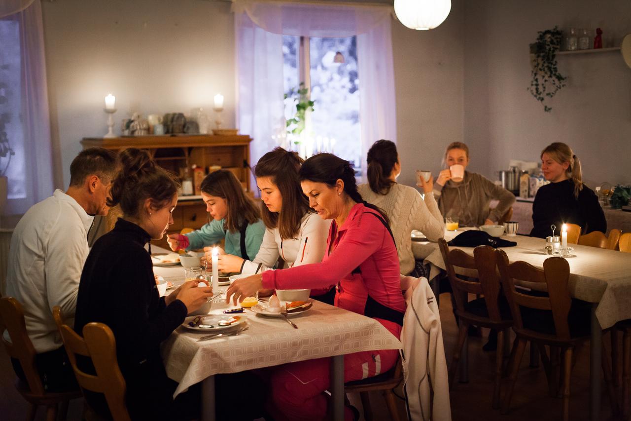 Ostello Helsingegarden Järvsö Esterno foto